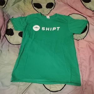 UFO shipt graphic tee